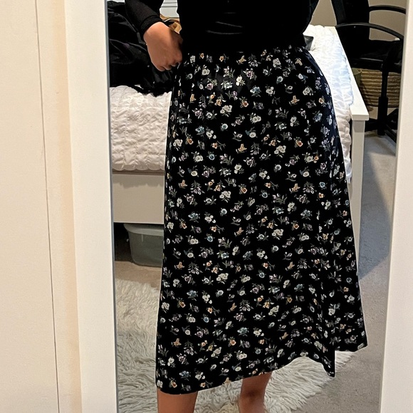 *VINTAGE* FLORAL MIDI SKIRT - Picture 2 of 5